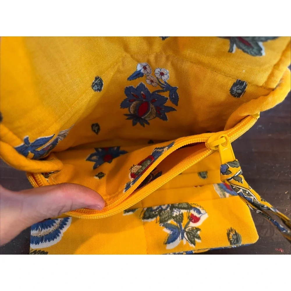 Vera Bradley French Yellow Trifold Crossbody Wallet EUC Retired Vintage (e6) - Picture 8 of 10